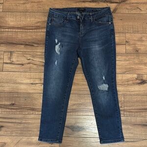 Women's Distressed Blue Jeans Capri fit